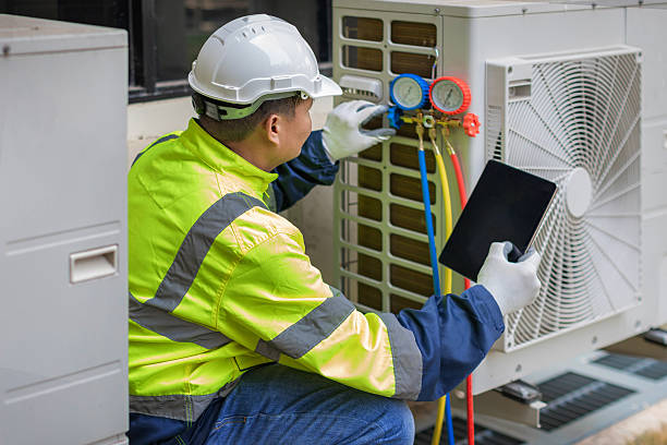 Professional Hvac technician working in Hereford, TX